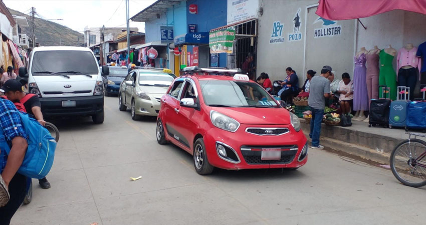 La ciudadanía pide a la municipalidad mayor control del sector de taxis. Foto: Cortesía/Radio ABC Stereo