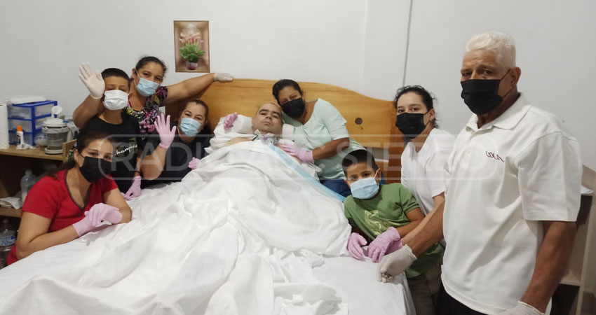 José Domingo Gutiérrez, reunido con su familia en Estelí.     Foto: Cortesía / Radio ABC Stereo