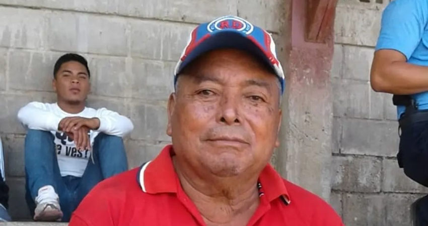 Don Florencio era conocido por portar siempre su característica guitarra. Foto: Cortesía/Radio ABC Stereo