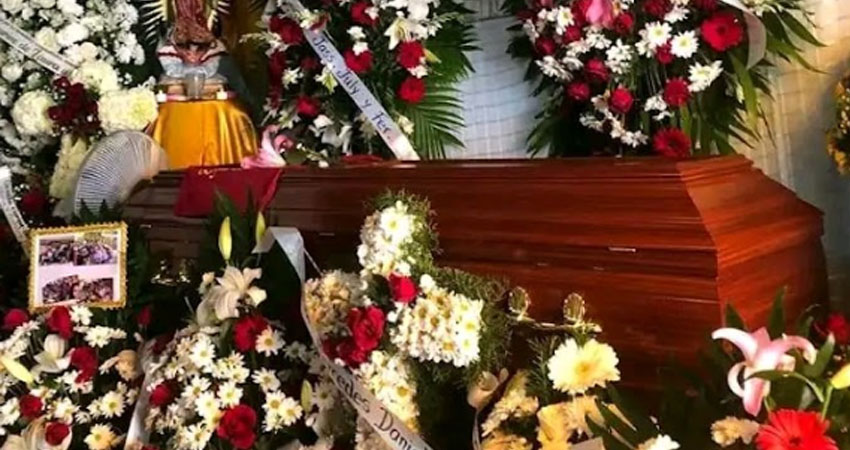 Familia y amigos del joven se reunieron para darle el último adiós. Foto: Cortesía/Radio ABC Stereo
