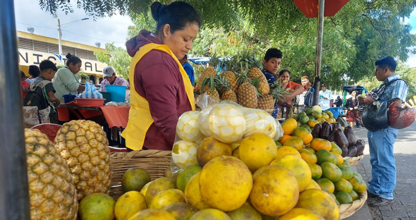 Comerciantes comentaron que están preparando promociones para el próximo 14 de febrero. Foto: Cortesía/Radio ABC Stereo