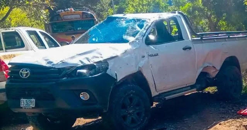 Fatídico vuelco. El conductor sobrevivió al accidente ocurrido en vísperas de Navidad y ahora enfrenta cargos por manejar ebrio y a exceso de velocidad.