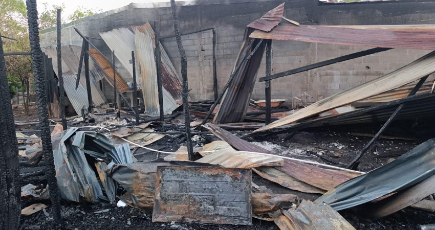 Ante la pérdida que sufrió la familia el día de Navidad, la población de Condega hizo sentir su apoyo y solidaridad.