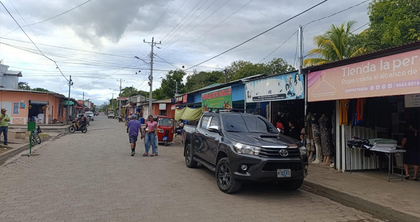 El celular era propiedad de la hija de la dueña de la tienda. Foto: Jacdiel Rivera/Radio ABC Stereo