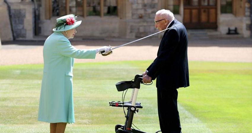 La reina Isabel II lo nombró caballero. Foto: Cortesía.