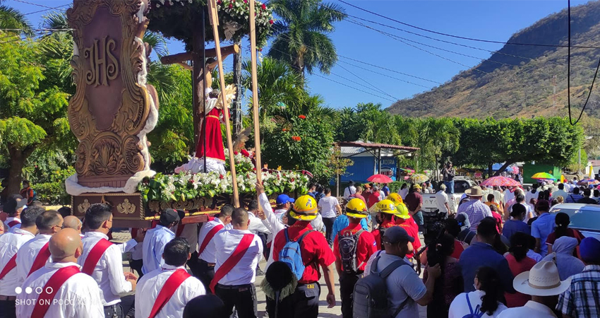 La Trinidad tiene dos patronos y sus dos parroquias hoy se unen en torno a sus fiestas. Foto: Juan Francisco Dávila/Radio ABC Stereo
