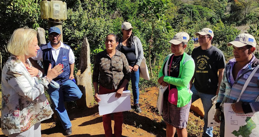 La embajadora de la UE en Nicaragua realizó una visita en zonas beneficiadas. Foto: Cortesía/Radio ABC Stereo