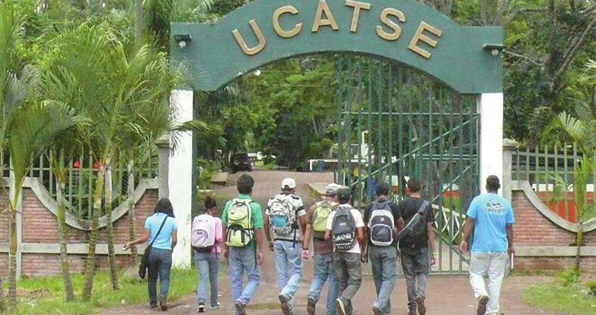 Ahora la UCATSE llevará el nombre de Universidad Nacional Francisco Luis Espinoza Pineda. Foto: Cortesía/Radio ABC Stereo