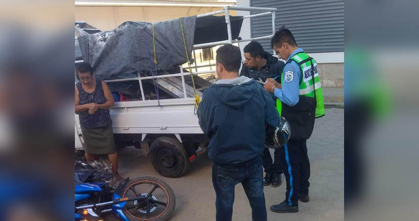 Docentes se trasladaban en moto cuando fueron embestidos. Foto : Cortesía/Radio ABC Stereo