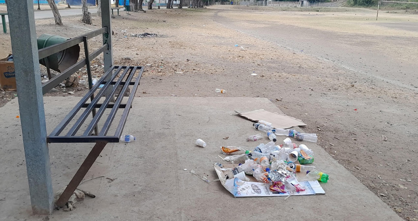 “Si te captamos arrojando basura, saldrás premiado”. Así anuncian vigilancia contra personas que contaminen la vía pública de Condega.