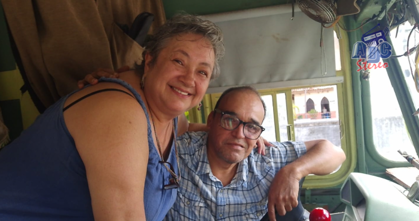 Gaby y Adrián llevan cuatro años viajando. Foto: Marvin Gadea/Radio ABC Stereo