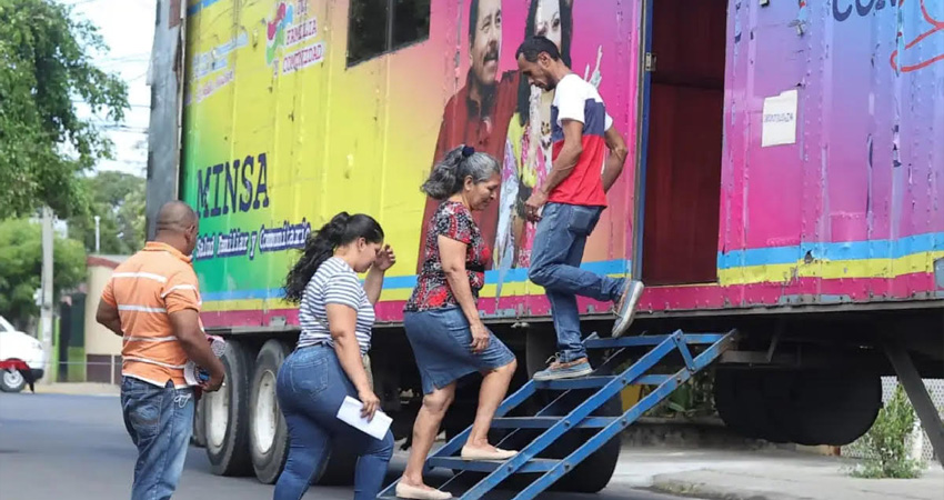 Una clínica móvil estará frente al campo El Chalet y habrá atención médica en diferentes especialidades.