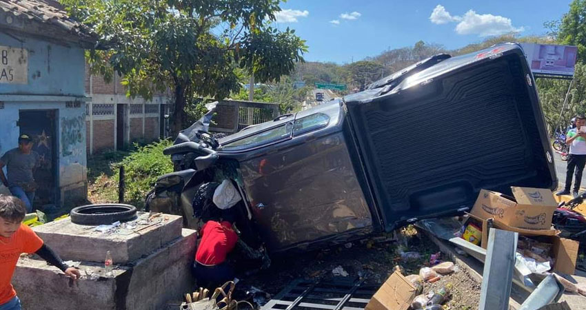 Wilfredo Torres conducía la camioneta que se volcó. Cortesía/Radio ABC Stereo