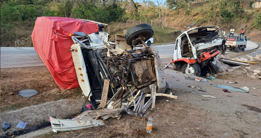 Cuantiosos daños materiales en accidente. Foto: Cortesía/Radio ABC Stereo