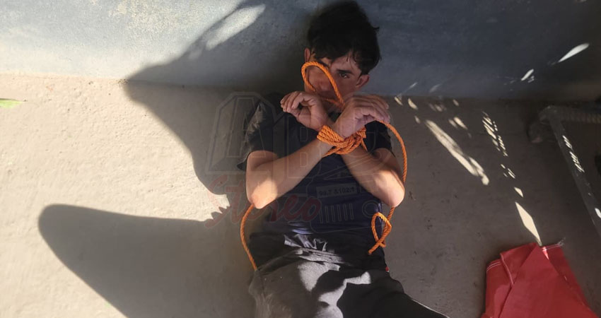 Al darse cuenta de la agresión que sufría la joven, un grupo de pobladores salió en su defensa, atrapando al presunto ladrón y entregándolo a la autoridades policiales.