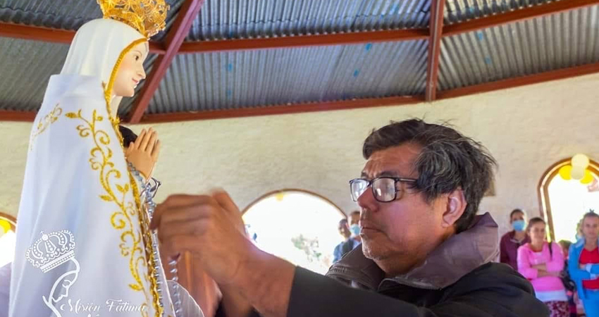 Sacerdote Julio Denis Reyes, que en paz descanse. Foto: Cortesía