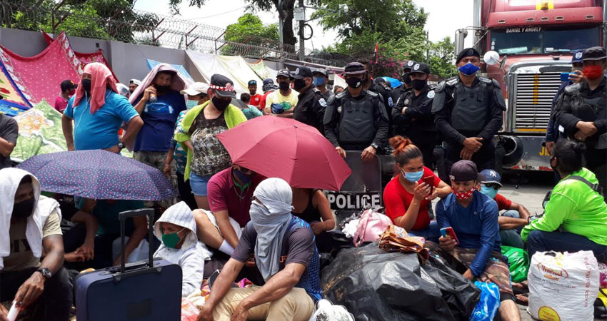 Nicas en la frontera. Foto: Cortesía/Colectivo de Derechos Humanos Nicaragua nunca más