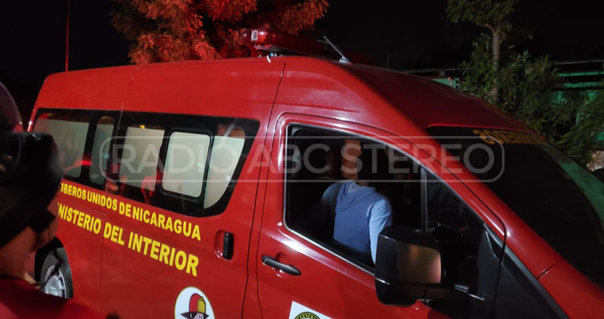 Dirección General de Bomberos atendió la emergencia. Foto: José Enrique Ortega/Radio ABC Stereo