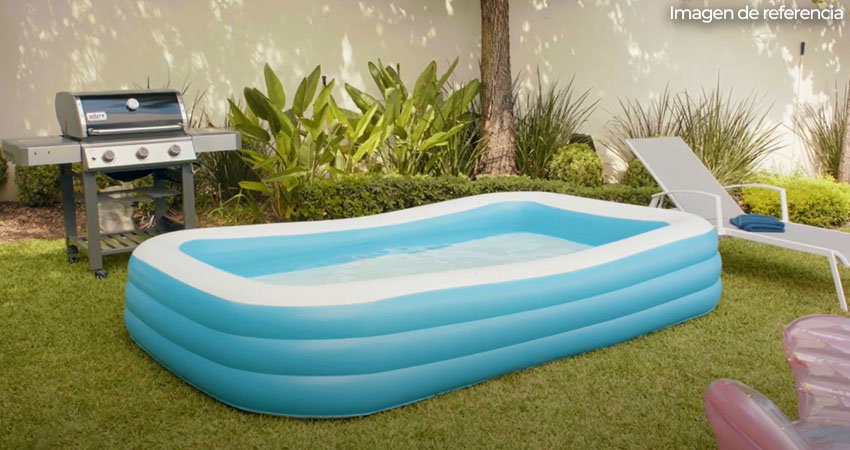 El incremento de las temperaturas ha llevado a ciudadanos a comprar piscinas inflables. Imagen de referencia