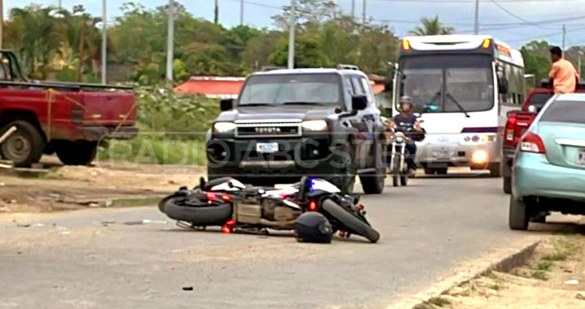 Conductor de camioneta colisionó a motociclista en Jalapa. Foto: Cortesía/Radio ABC Stereo