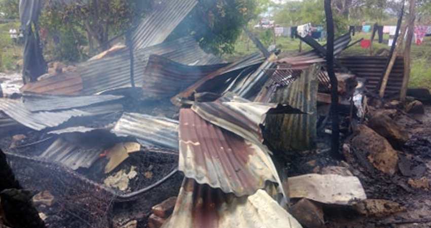 Incendio arrasa con humilde vivienda en Estelí