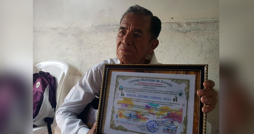 El artista Manuel Cornejo. Foto: Cortesía/Denis García