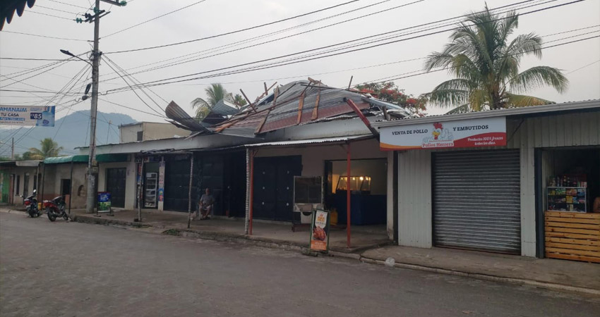 Las ráfagas de viento causaron sorpresa, preocupación y daños. Foto: Radio ABC Stereo