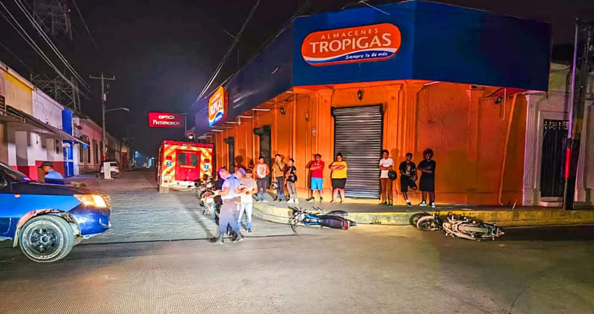 La emergencia fue atendida por Bomberos Unidos, quienes trasladaron al lesionado al  Hospital Alfonso Moncada Guillén.