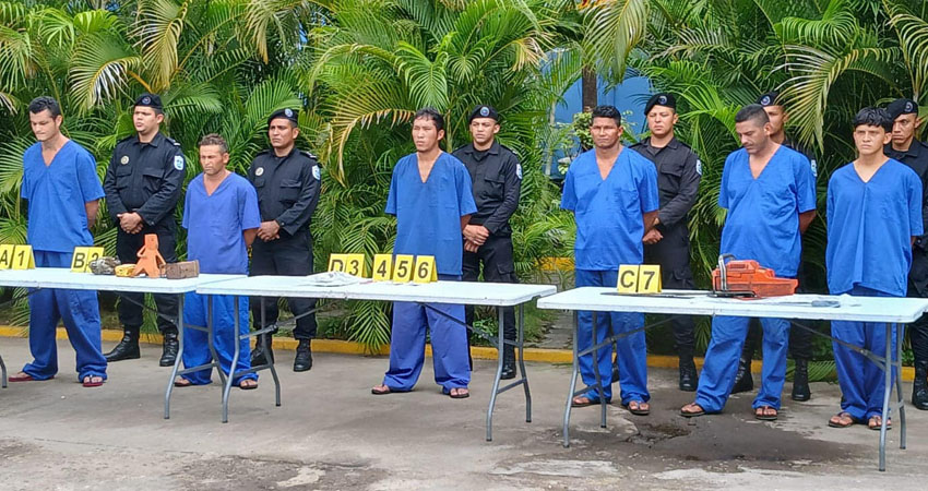 Detenidos por la policía en Chinandega. Foto: Cortesía/Radio ABC Stereo