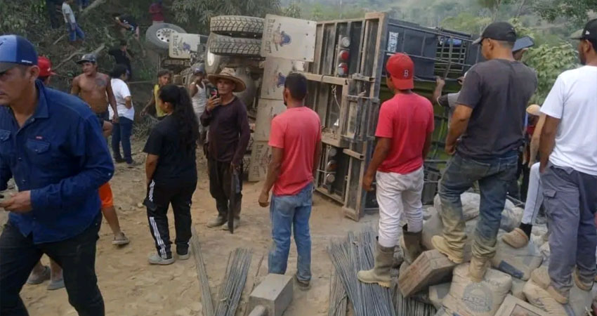 El camión cubría la ruta de Wiwilí a Wamblán. Foto: Cortesía/Radio ABC Stereo