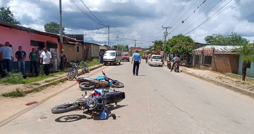 Ambos motociclistas resultaron lesionados. Foto: Cortesía/Radio ABC Stereo