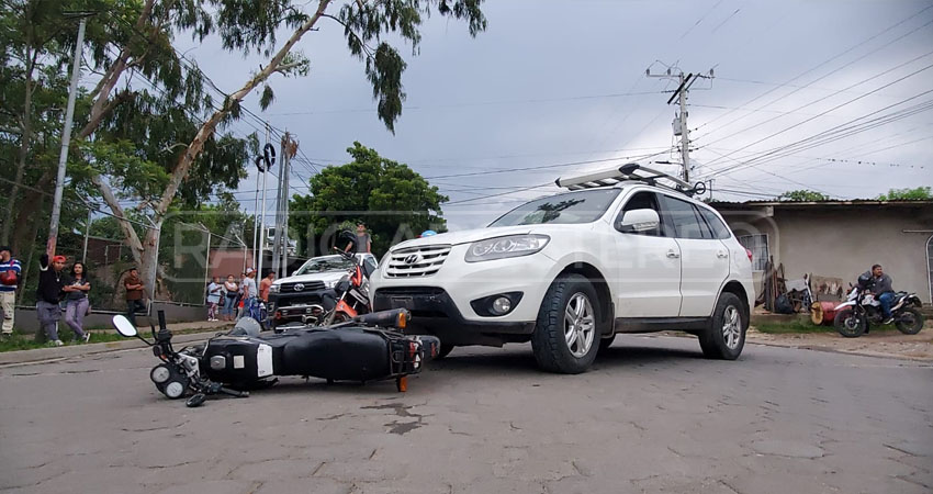 Accidente de tránsito deja una mujer lesionada. Foto: José Enrique Ortega/Radio ABC Stereo