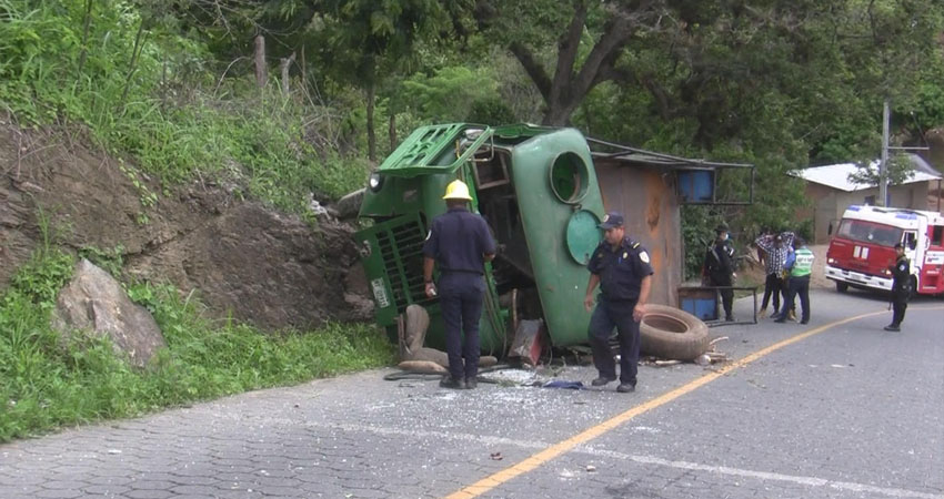El accidente también dejó considerables daños materiales. Foto: Jacdiel Rivera/Radio ABC Stereo
