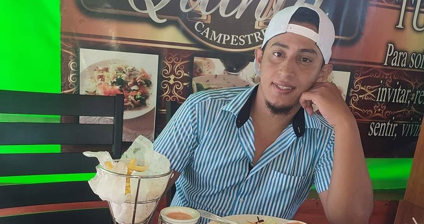 Santos Dávila luchó por su vida tras haber sufrido lesiones graves. Foto: Cortesía/Radio AVC Stereo