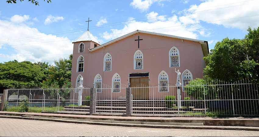 Parroquia San Juan Bautista, Limay. Foto: Cortesía