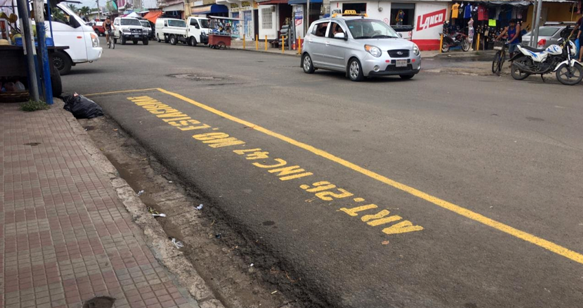 Prohibido estacionarse, es el mensaje de las nuevas señales de tránsito. Foto: Alba Nubia Lira/Radio ABC Stereo