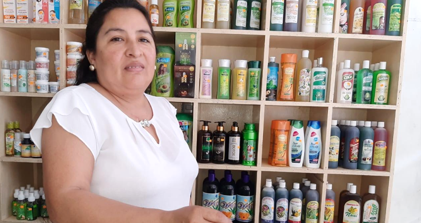 Doña Blanca Lagos asegura que la medicina natural siempre es una buena alternativa. Foto: Famnuel Úbeda/Radio ABC Stereo