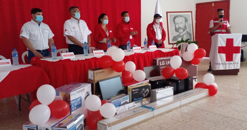La donación fortalecerá el trabajo de esa filial humanitaria y fue realizada por el Comité Ejecutivo Nacional de Cruz Roja Nicaragüense, con el apoyo de la la Federación Internacional de Cruz Roja.