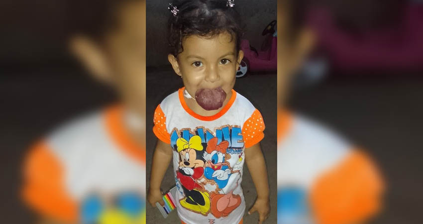 Realizan bazar solidario para ayudar a Milagritos, una niña con tumor en su lengua. Foto: José Enrique Ortega/Radio ABC Stereo