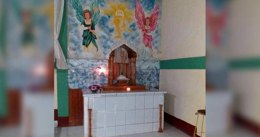 Al no encontrar dinero, presumen que los delincuentes optaron por llevarse los equipos musicales. Foto: Cortesía