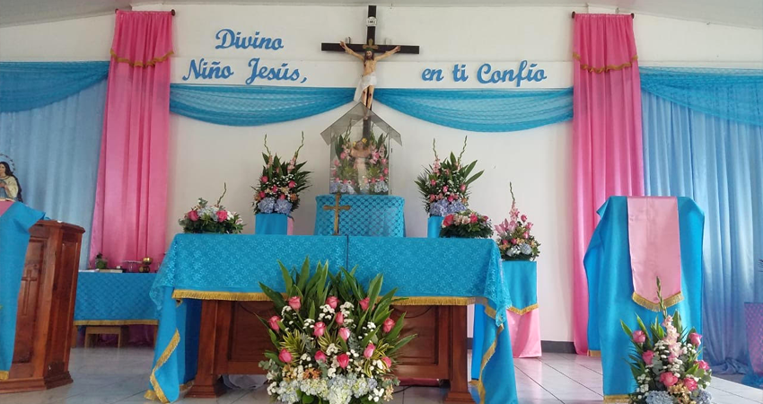 Altar en honor al Divino Niño. Foto: Roberto Mora/Radio ABC Stereo