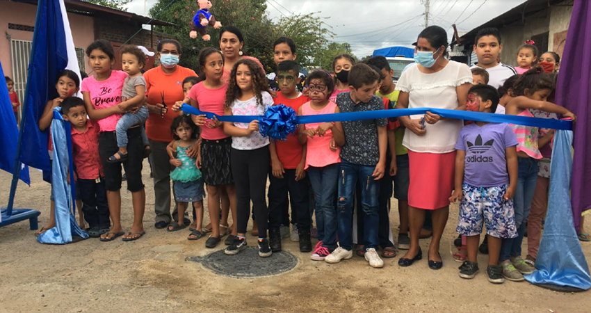 Agradecidos se mostraron pobladores con la obra recién inaugurada. Foto: Alba Nubia Lira/Radio ABC Stereo