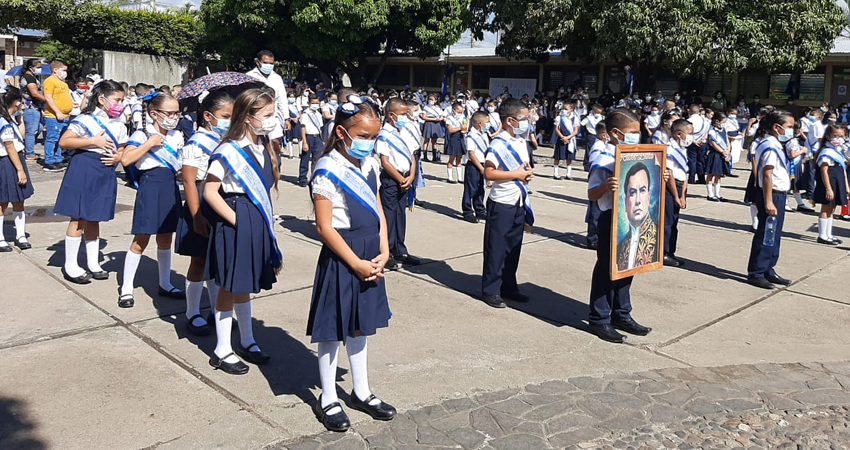 Acto del 14 de Septiembre en la escuela pública Herman Gmainer. Foto: Famnuel Úbeda/Radio ABC Stereo