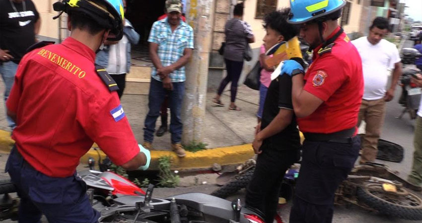 El joven Snyder Montalván, viajaba en su preferencia, cuando fue impactado por los otros motociclistas. Foto: Cortesía/Radio ABC Stereo