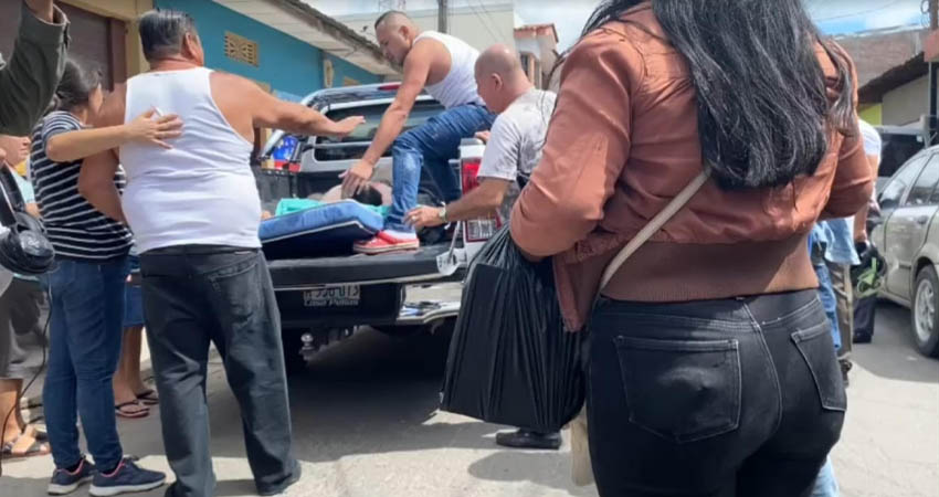 Albañil fue trasladado al hospital San Juan de Dios. Foto: Cortesía/ Noticias ABC