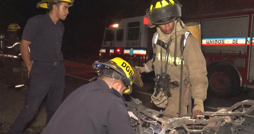 Motocicleta quedó inservible tras incendiarse. Foto: Cortesía/NoticiasABC