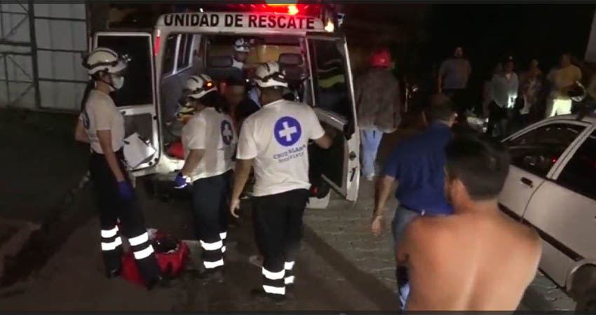 En el barrio El Centenario, de la ciudad de Estelí, dos personas resultaron lesionadas en un accidente de tránsito.