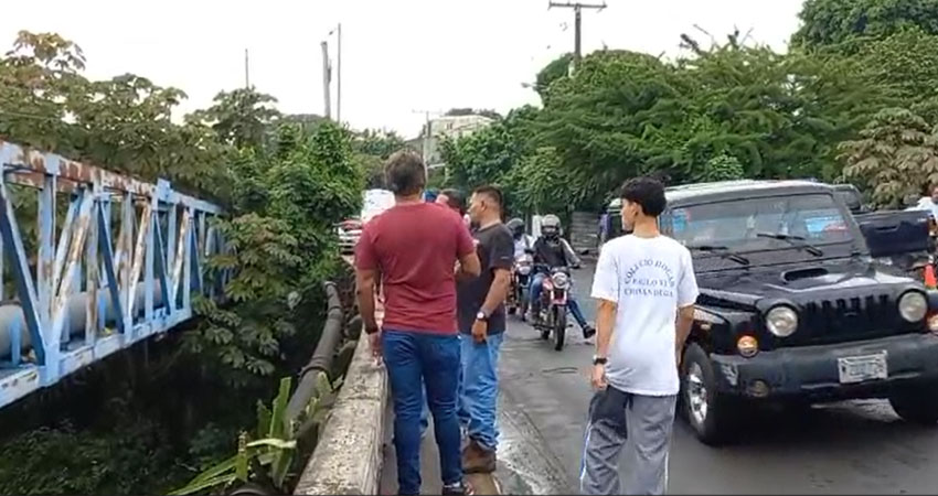 Buscan a hombre que se lanzó al Río Acome en Chinandega. Foto: Cortesía/Radio ABC Stereo