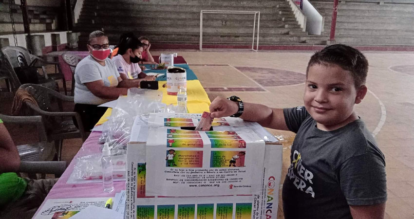Colecta a favor de niños con cáncer. Foto: Cortesía/Rafael Ramírez