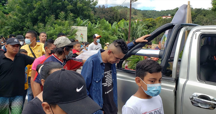 La familia sufría la pérdida de su pariente, cuando los contactó el estafador. Foto: José Enrique Ortega/Radio ABC Stereo